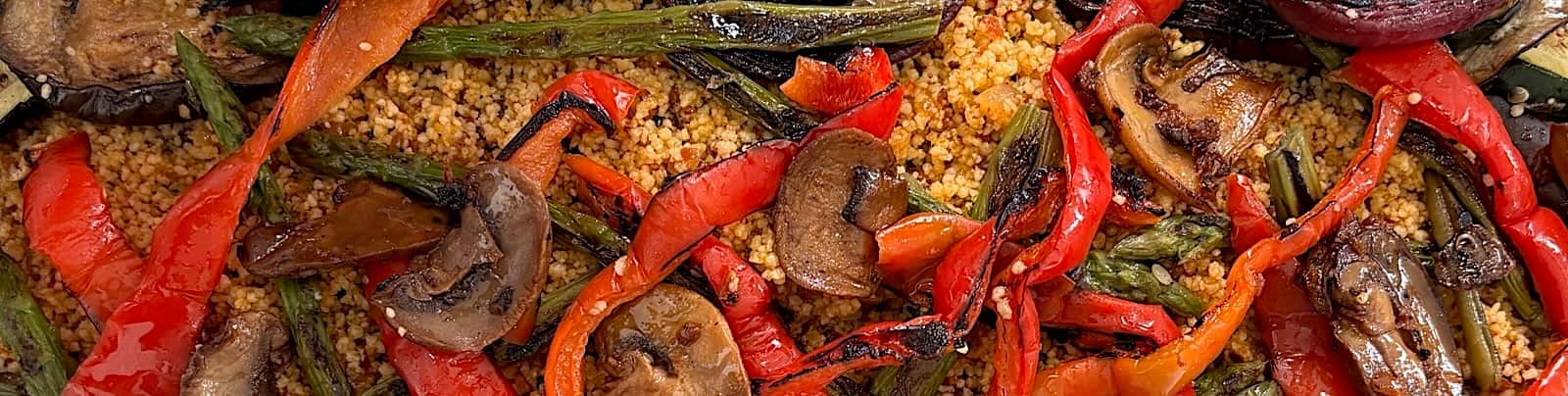 Cuscús con verduras asadas coloridas